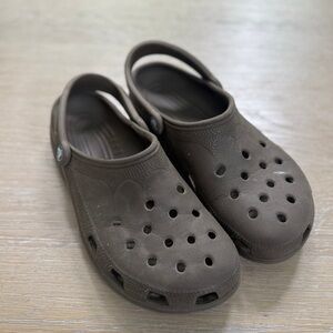CROCS women’s olive green brown perforated rubber clogs slip on shoes size 10 11